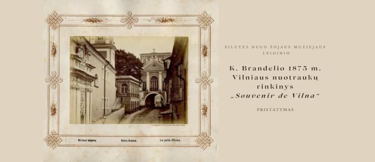 Istorinė nuotrauka, vaizduojanti gatvę Vilniuje, apipinta dekoratyviniais rėmeliais: pastatų elementai, šalia kurių eina gatvė, ir statinys su arkiniais vartais. Renginio pavadinimas tamsiomis raidėmis ant šviesaus fono.